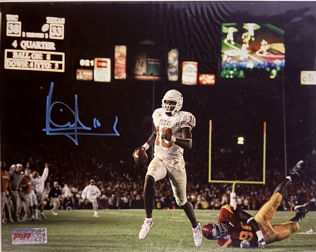 Vince Young [Package] Autographed Photo + Rookie Card (NCAAF)